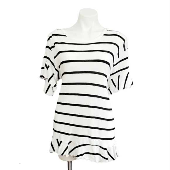 Chaser Gauzy Cotton Ruffle Blouse With Tulip Back - Picture 3 of 7